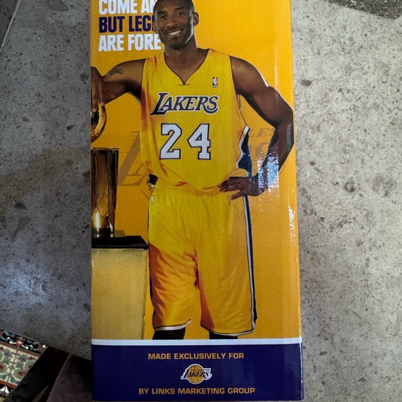 Nib Lakers Kobe Bryant bobble head  Basketball Figure - Picture 1 of 1